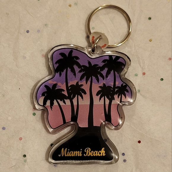 Random Keychain Set #2 - Picture 4 of 9